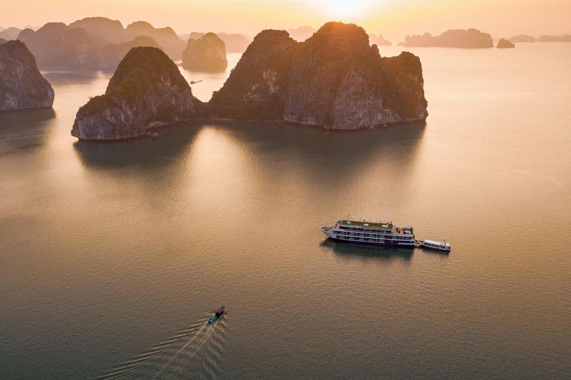 Halong Dragon Bay Cruise Hotel Ha Long Bagian luar foto