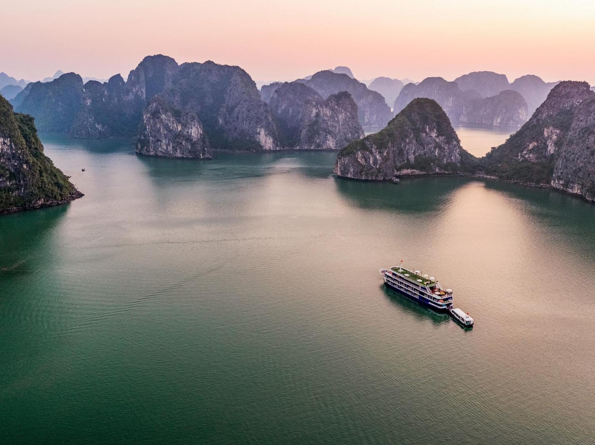 Halong Dragon Bay Cruise Hotel Ha Long Bagian luar foto