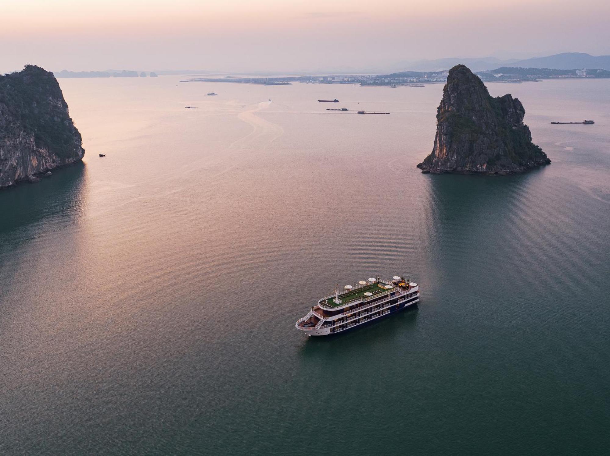 Halong Dragon Bay Cruise Hotel Ha Long Bagian luar foto