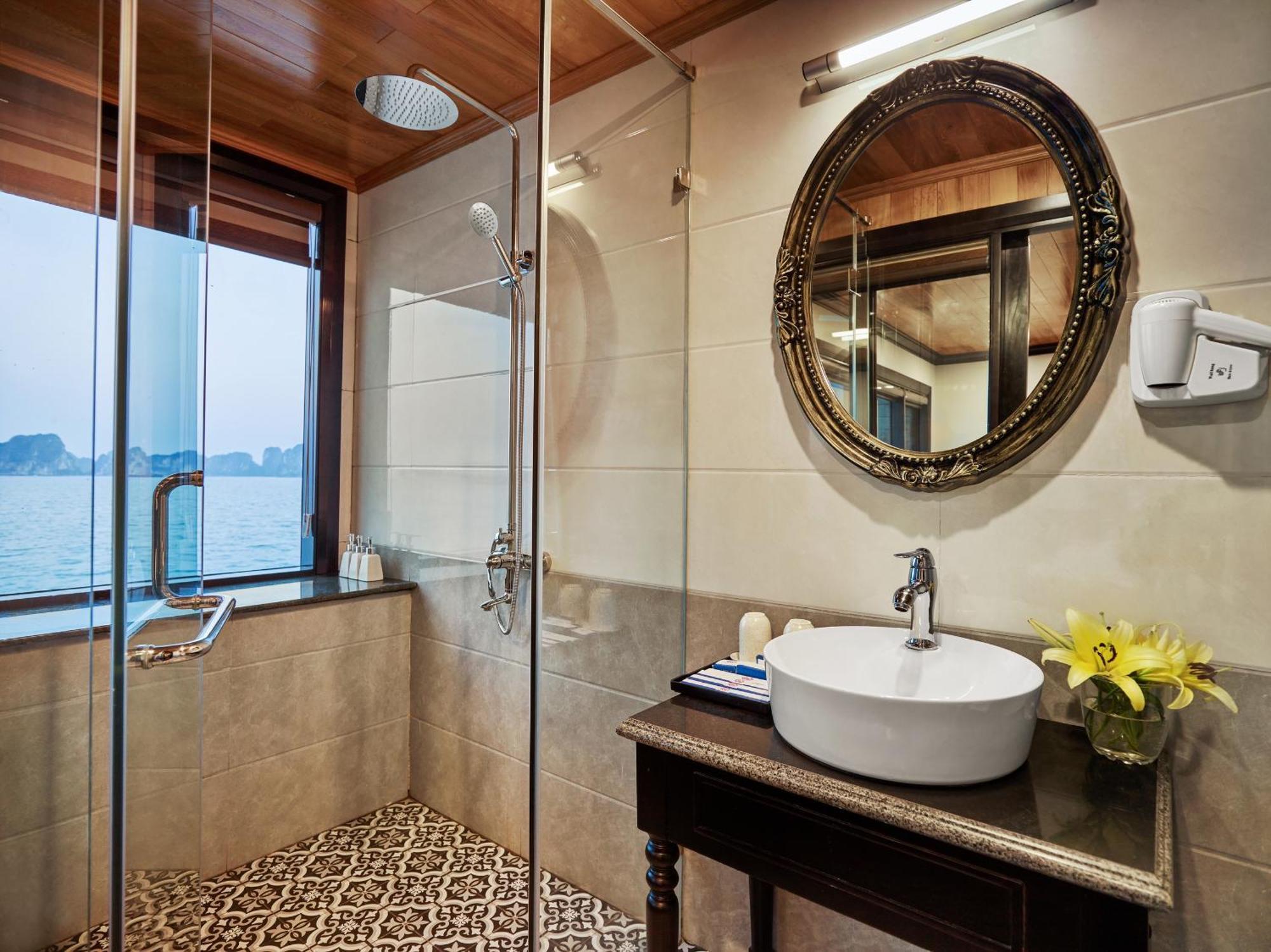 Halong Dragon Bay Cruise Hotel Ha Long Bagian luar foto